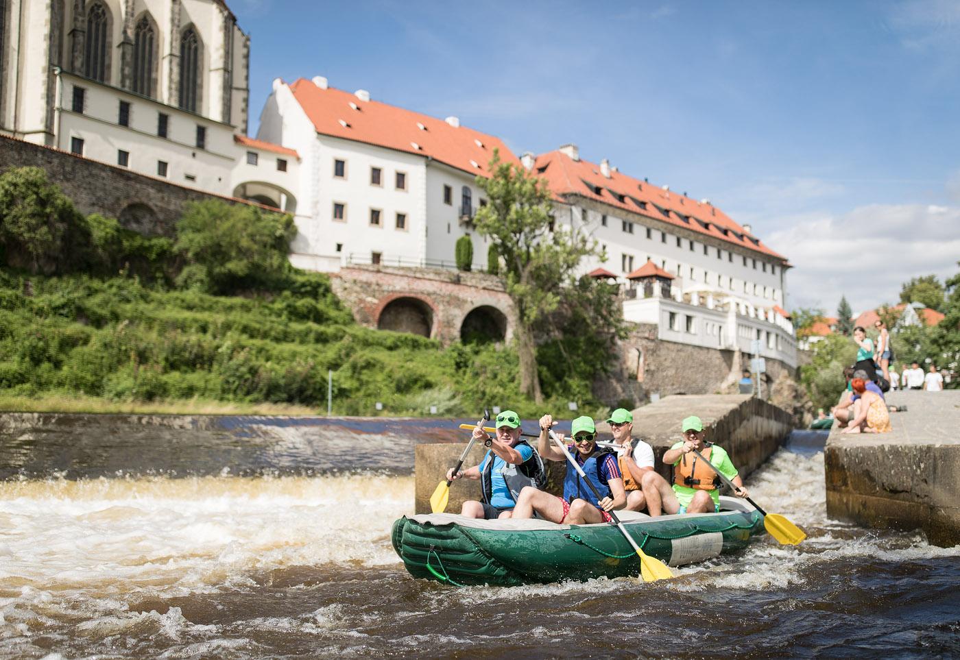 Hotel Ruze Cesky Krumlov Exterior foto Rafting on the Vltava River in Prague