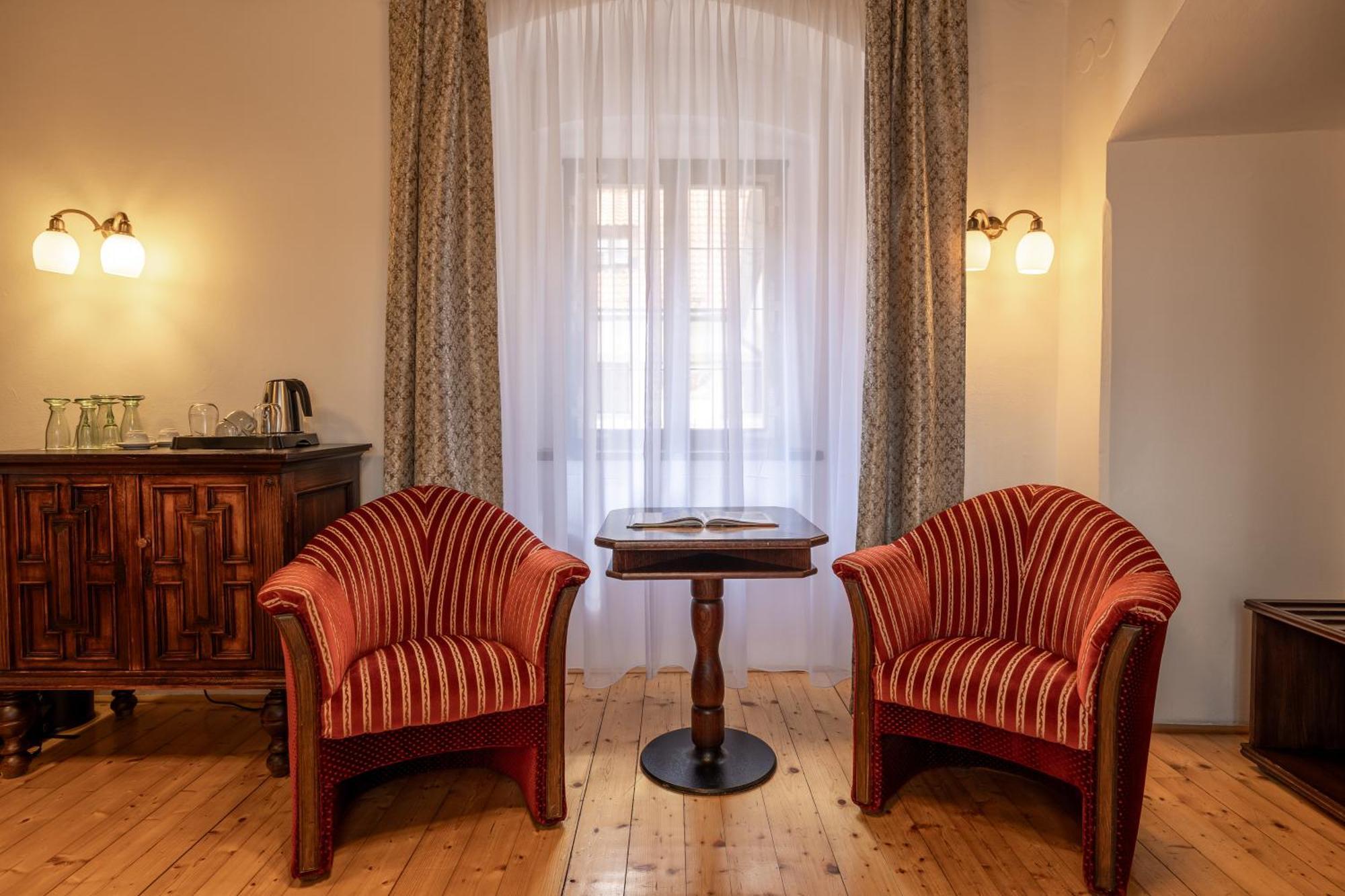 Hotel Ruze Cesky Krumlov Exterior foto A room at the hotel