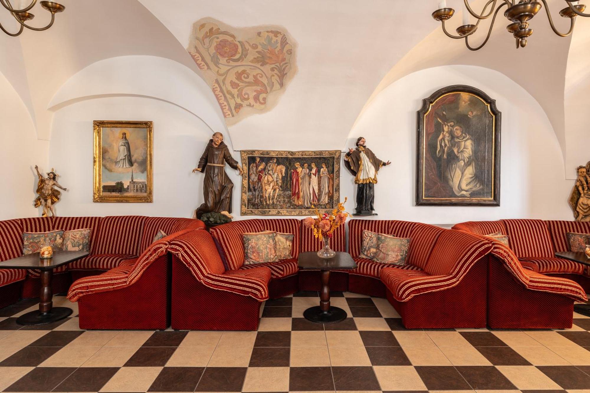 Hotel Ruze Cesky Krumlov Exterior foto The interior of the monastery
